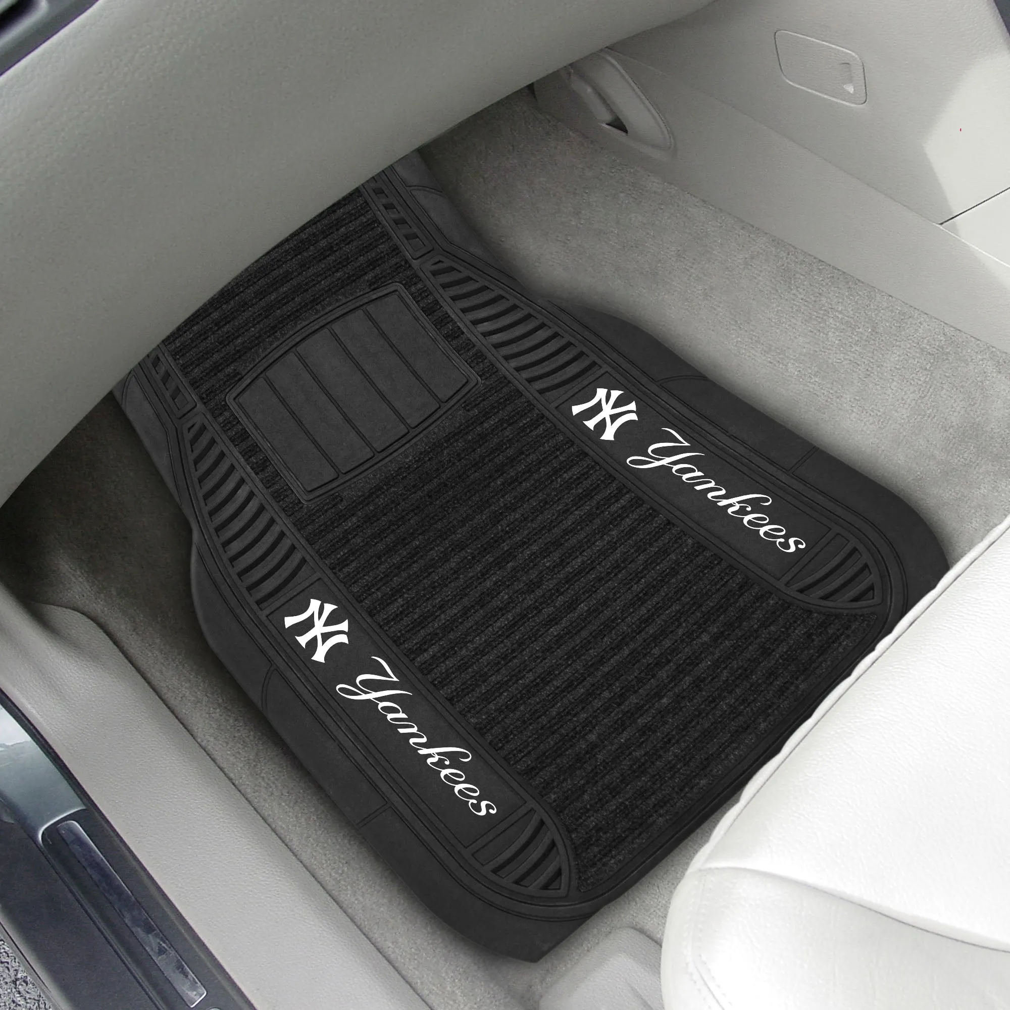 Fanmats New York Yankees 2 Piece Deluxe Car Mat Set