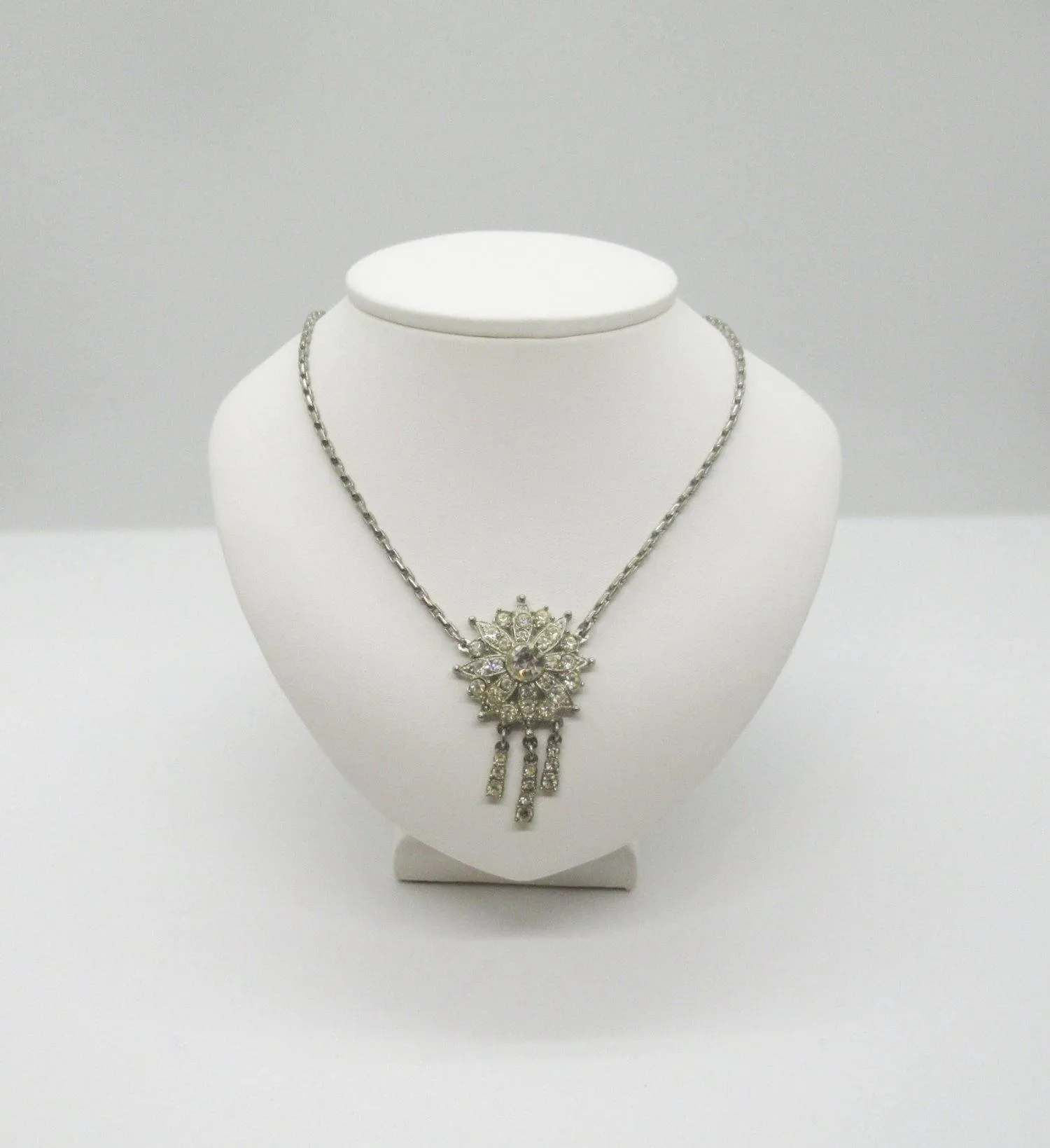 Old World Charm Vintage Rhinestone Necklace Necklace with Drops