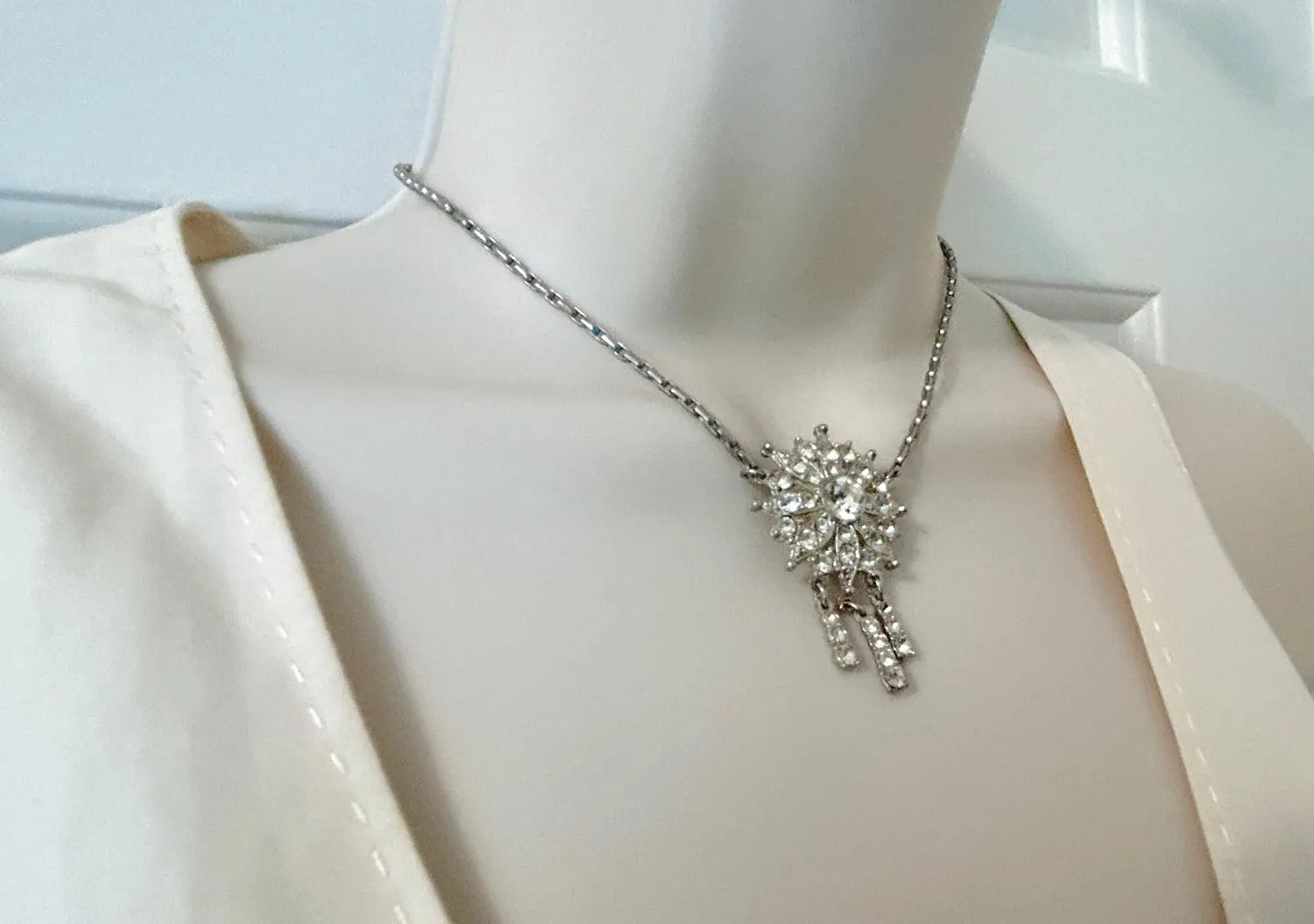 Old World Charm Vintage Rhinestone Necklace Necklace with Drops