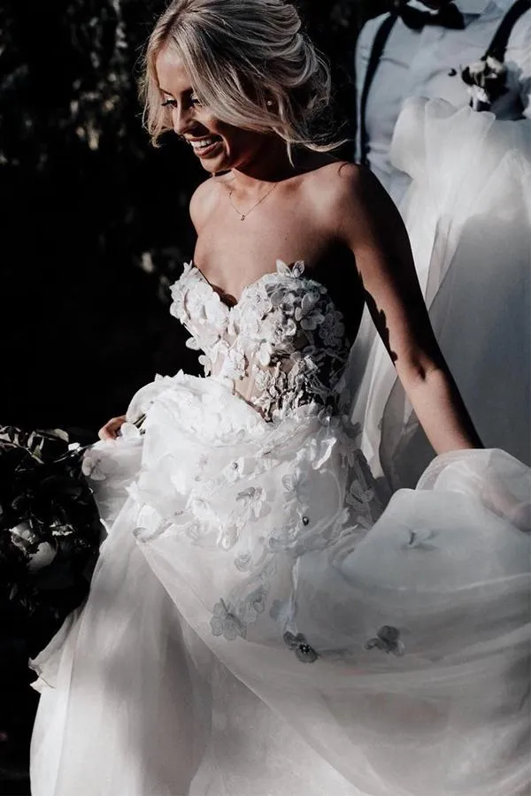 Romantic A Line Strapless Appliqued Wedding Dress White Wedding Dress