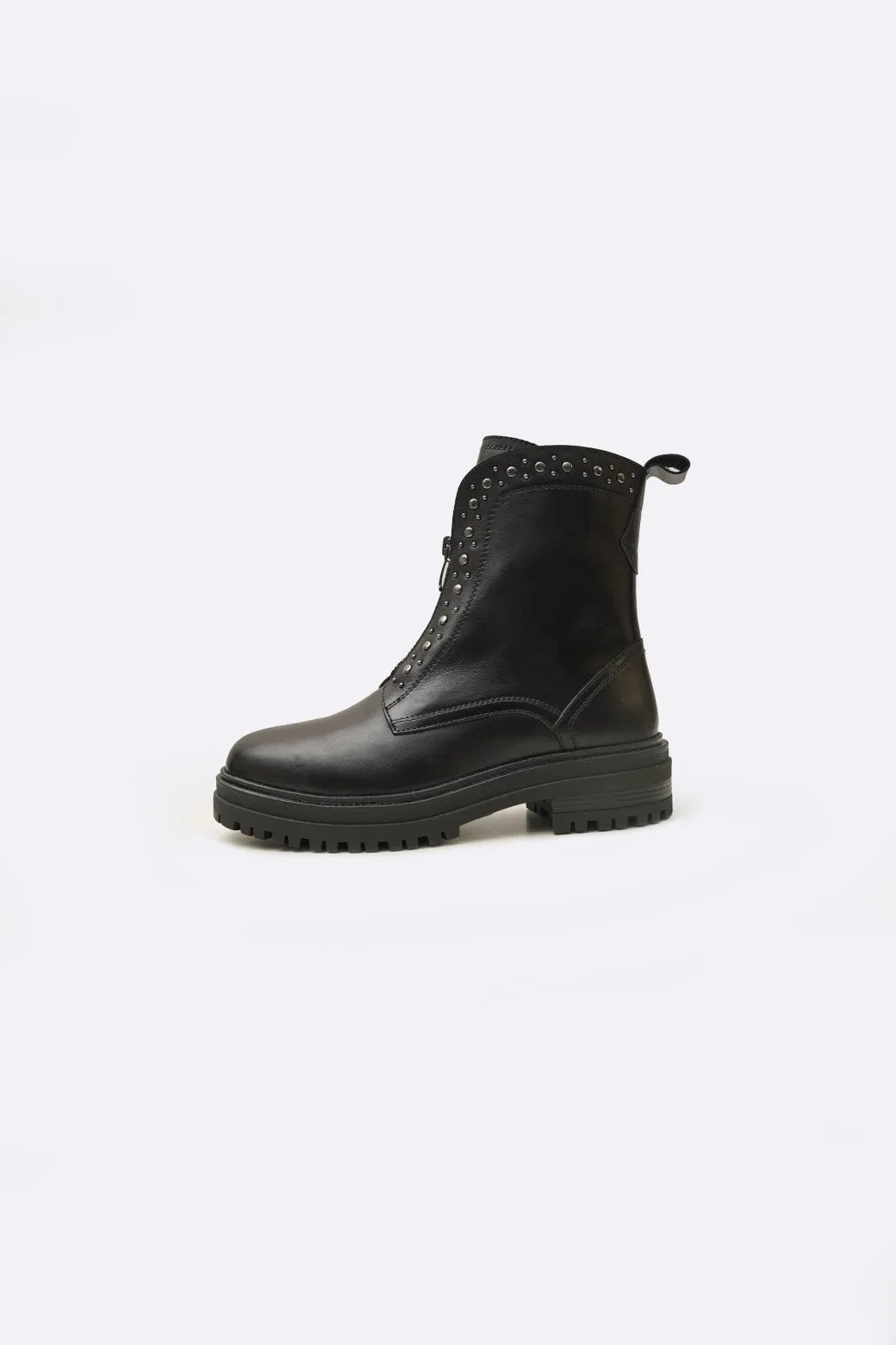 STUDDED LEATHER BOOTS