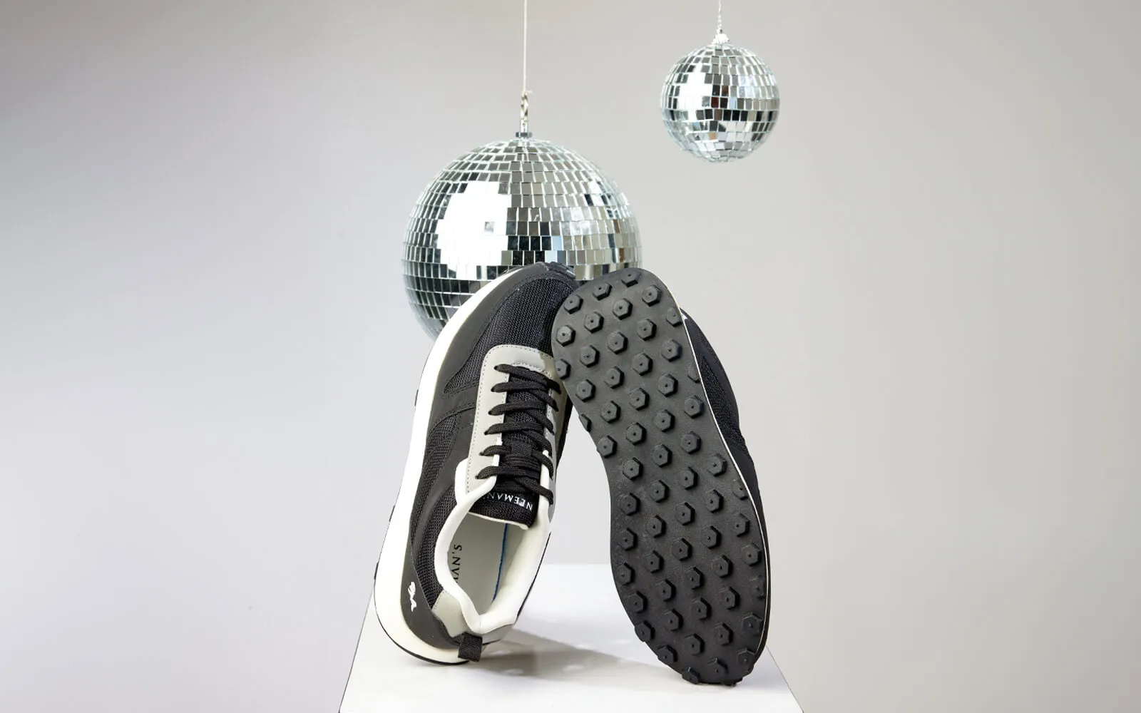 The Eighties : Black-Grey-White