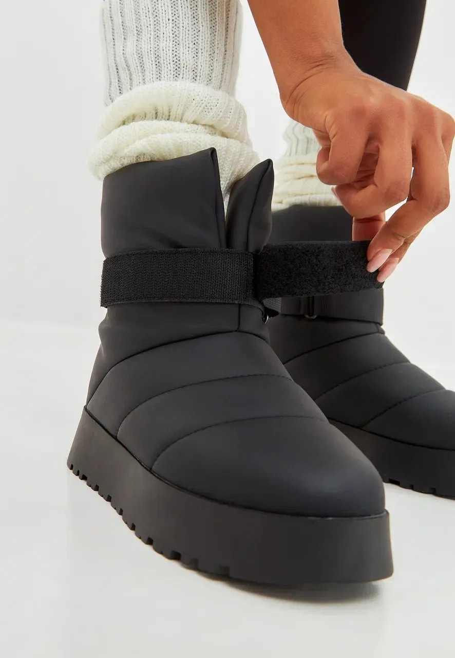 Urban Wool-Lined Winter Boots - Black